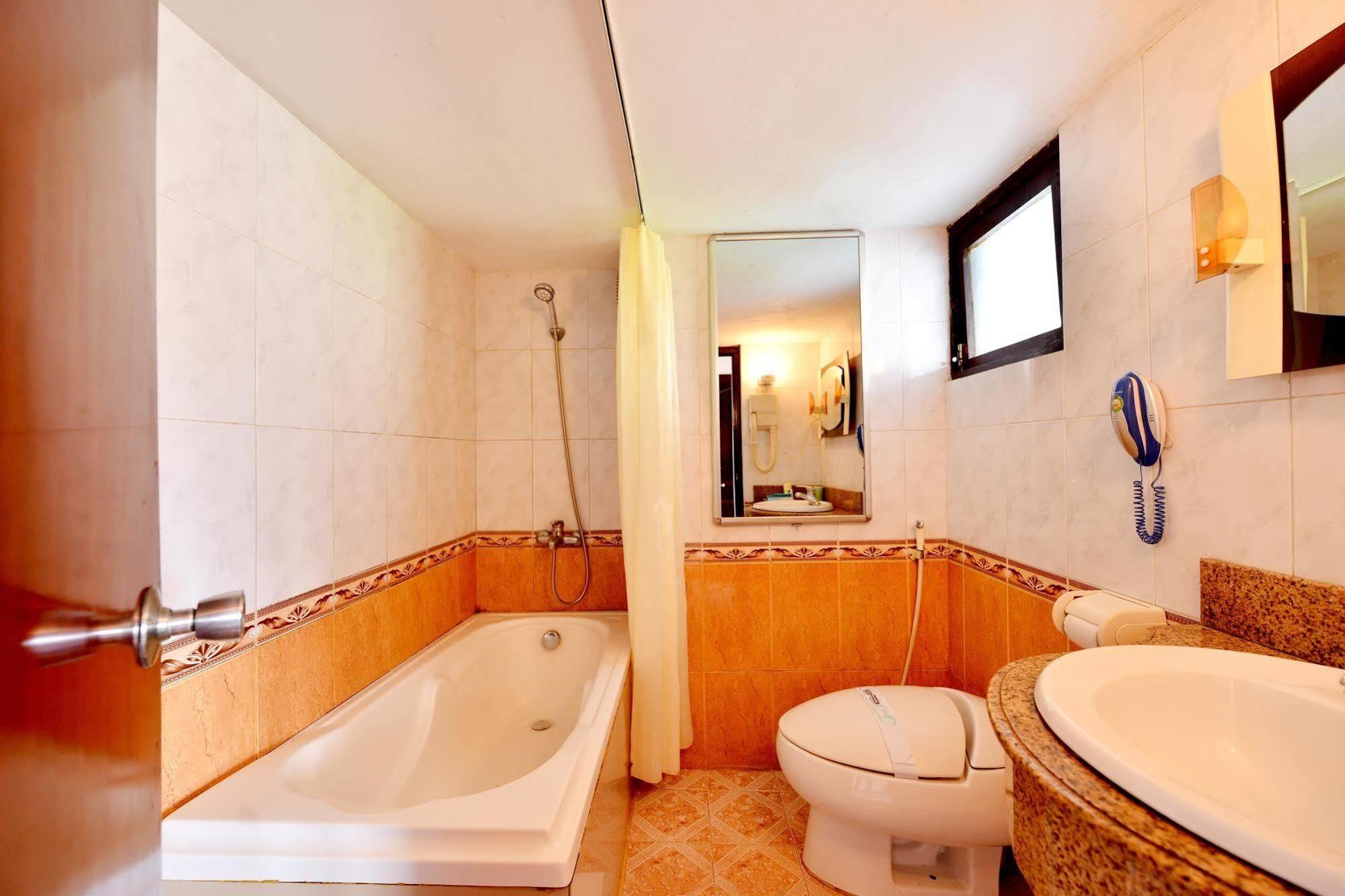 Grand Ha Long Hotel Exterior photo